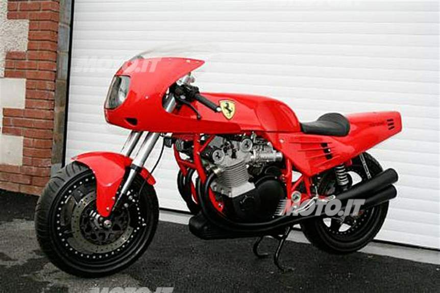 Ferrari 900